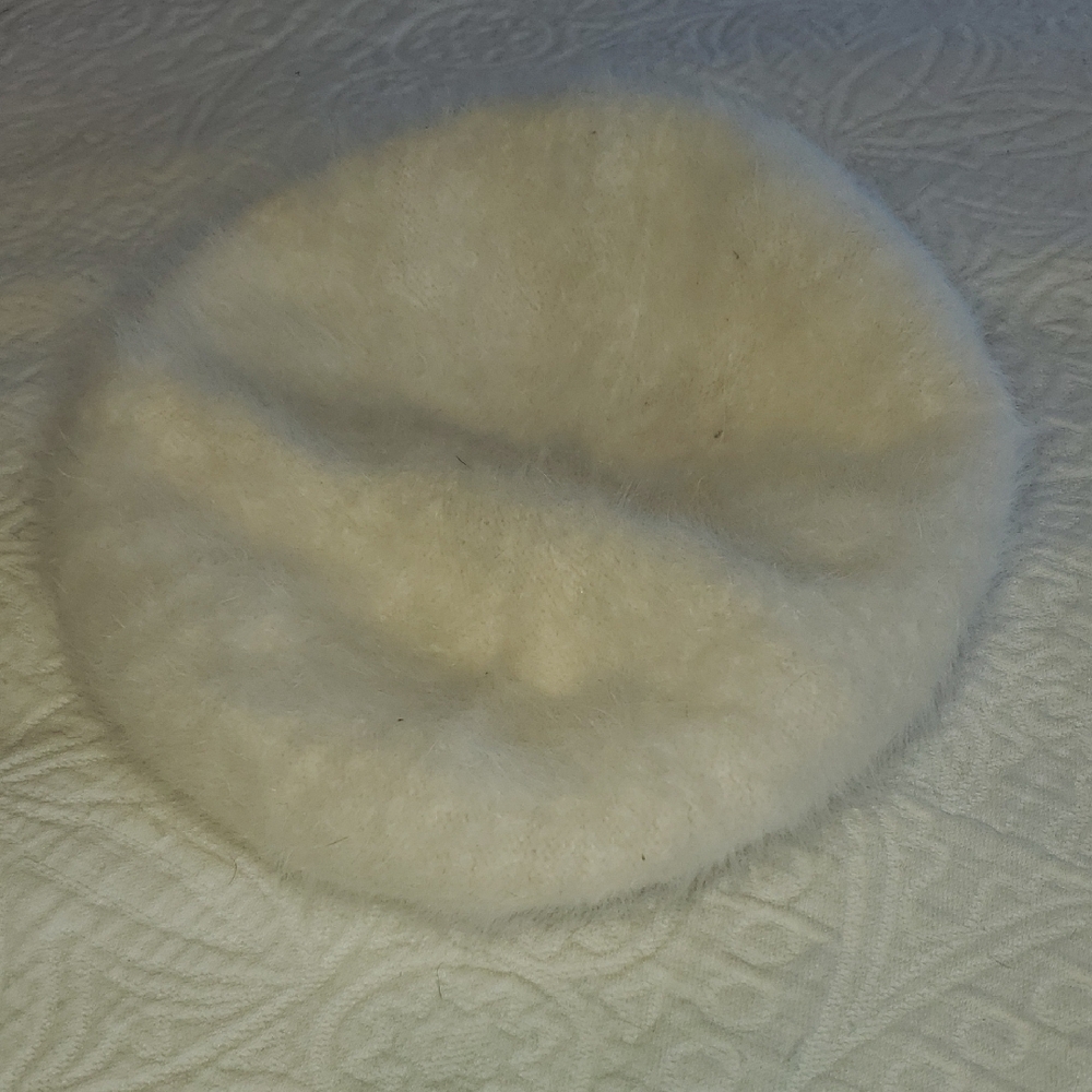 Chic Cream Wool Beret